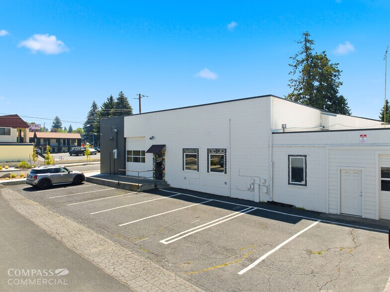More Photos Of 180 & 190 NE Irving Avenue, Bend Office For Sale