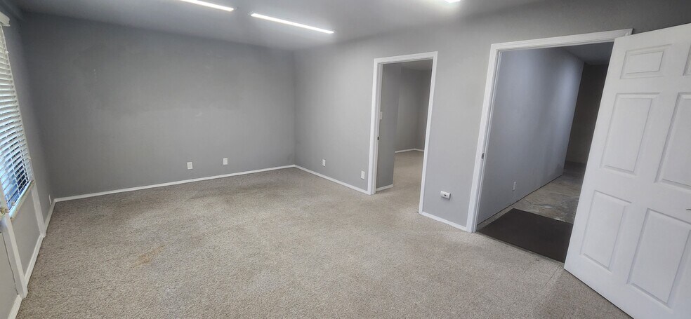 More Photos Of 4959 E Dakota Ave, Fresno Office For Lease