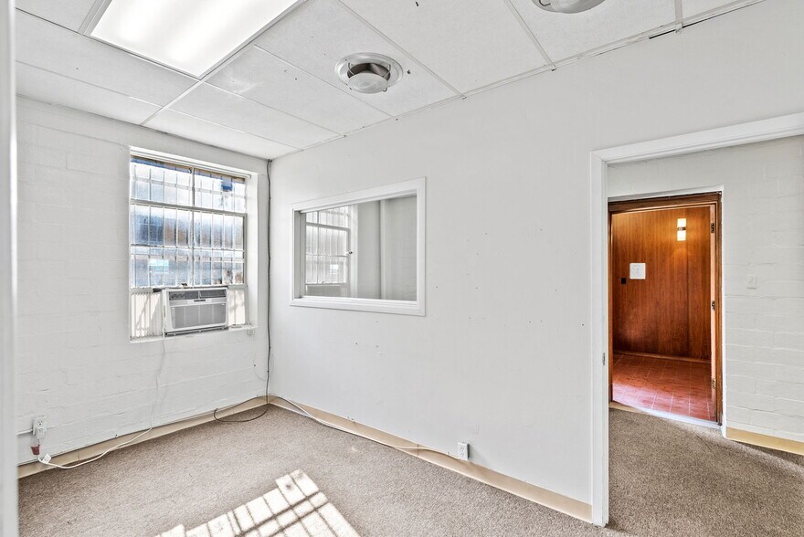 More Photos Of 1701 W Woodlawn Ave, San Antonio Religious Facility For Sale