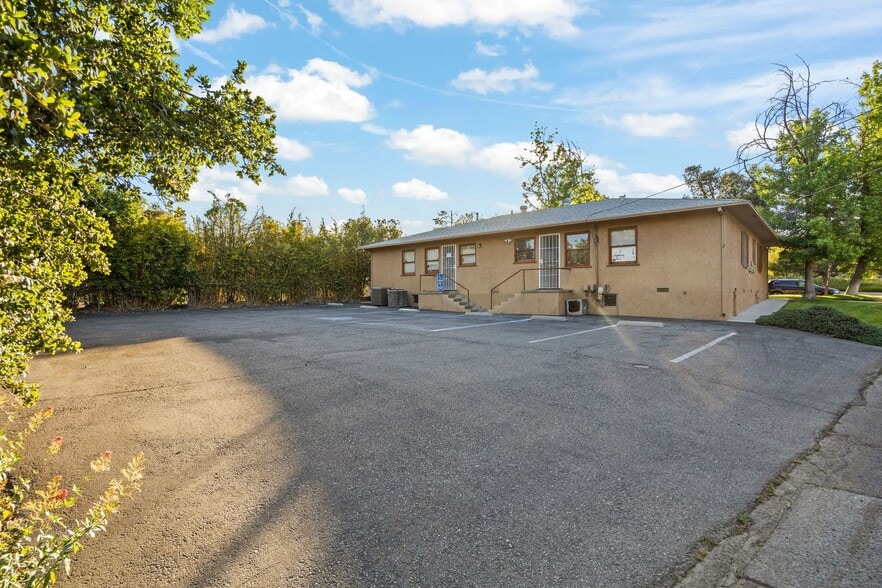 More Photos Of 305 W Ojai Ave, Ojai Office For Sale