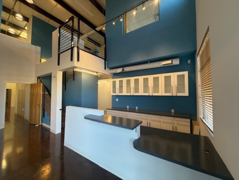 More Photos Of 2420 Midtown Plz NE, Albuquerque Warehouse For Lease