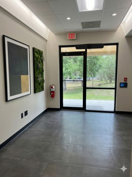 More Photos Of 13075-13079 N Telecom Pky, Tampa Office For Sale