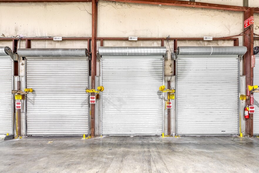 More Photos Of 410 S River St, Calhoun Warehouse For Lease