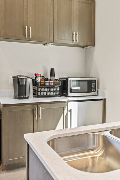 More Photos Of 7011 NE 126th St, Vancouver Apartments For Sale