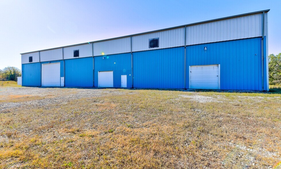 More Photos Of 819 Industrial Rd, Centerville Manufacturing For Sale