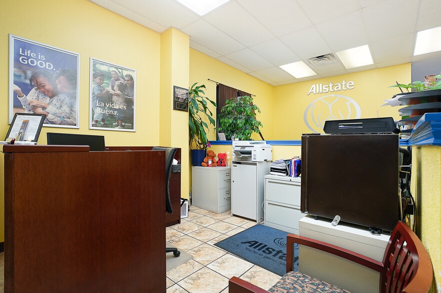 More Photos Of 2430 E Southcross Blvd, San Antonio Storefront For Lease