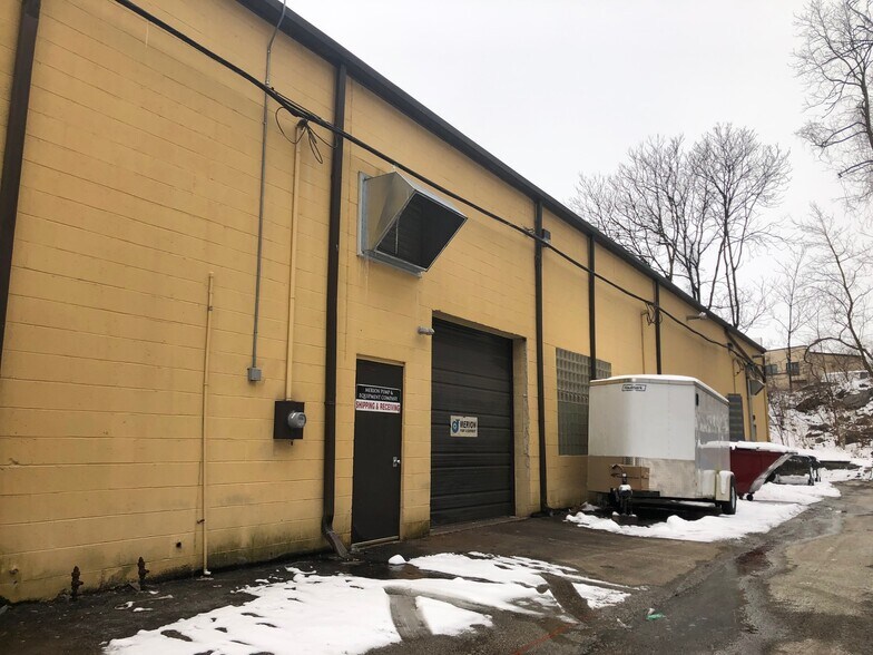 More Photos Of 1 Raymond Dr, Havertown Unknown For Lease