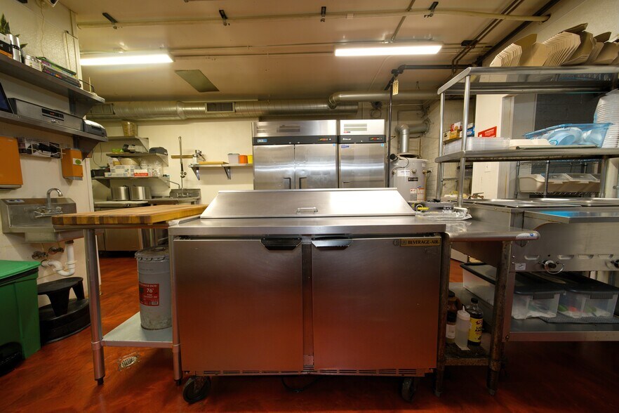 More Photos Of 19614 Grand River Ave, Detroit Storefront For Sale