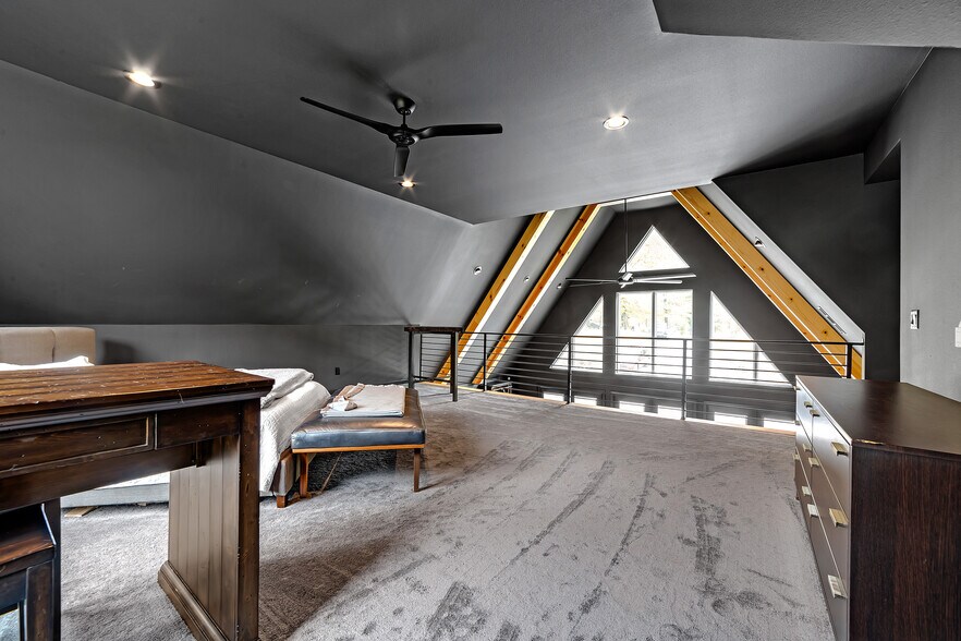 More Photos Of 446724 E 390 Rd, Langley Hotel For Sale