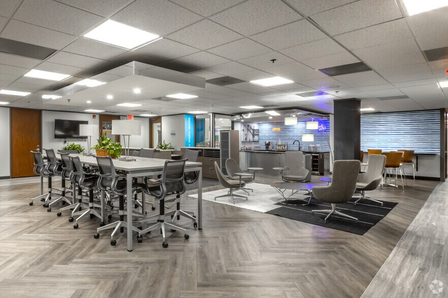 More Photos Of 8866 Gulf Fwy, Houston Unknown For Lease