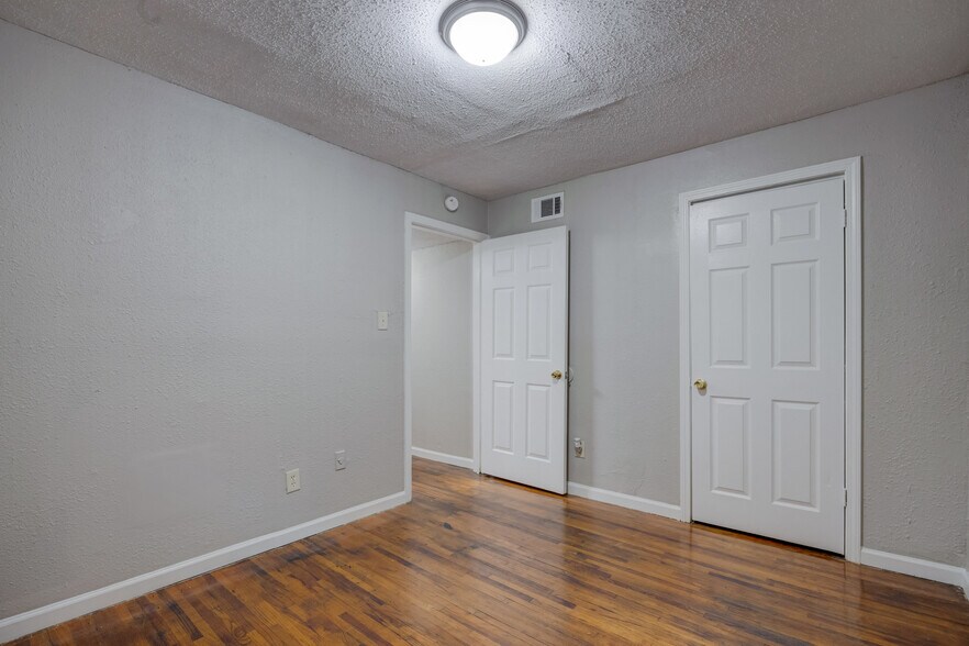 More Photos Of , Memphis Multifamily For Sale