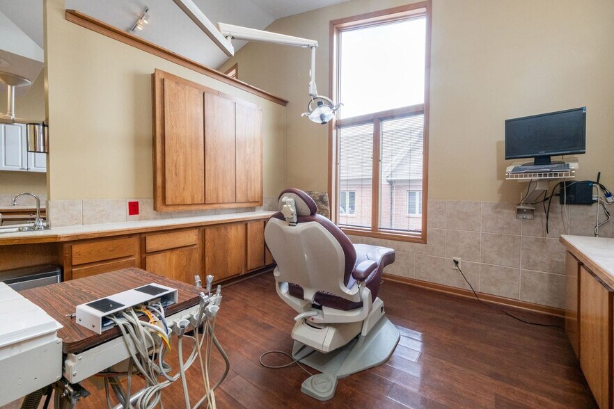 More Photos Of 819 Mt Tabor Rd, New Albany Office For Lease