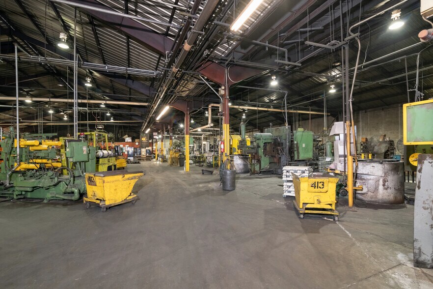 More Photos Of 400 E Vickery Blvd, Fort Worth Warehouse For Lease