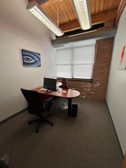 More Photos Of 700 N Sacramento Blvd, Chicago Loft Creative Space For Lease