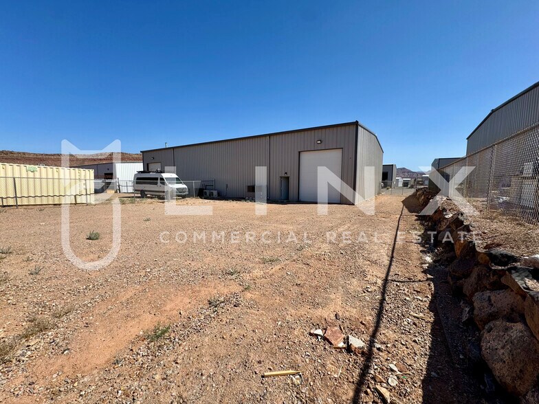 More Photos Of 448 Commerce Dr, Hurricane Warehouse For Sale