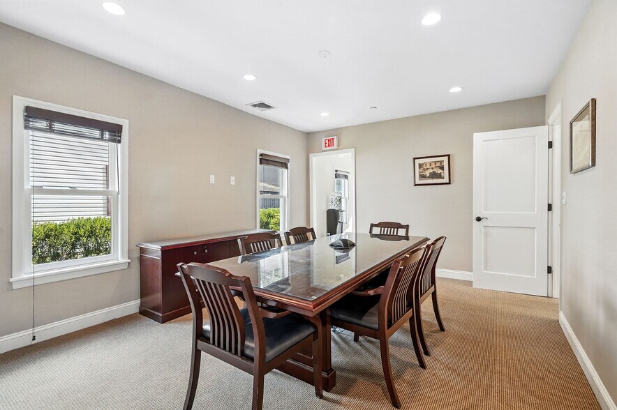 More Photos Of 93 N Greeley Ave, Chappaqua Office For Sale