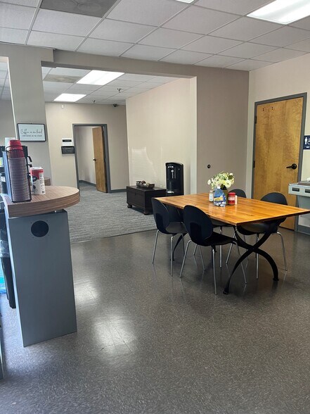 More Photos Of 3150 Stage Post Dr, Memphis Light Distribution For Lease