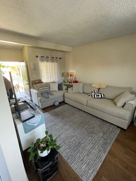 More Photos Of 2024 E Whiting Ave, Fullerton Apartments For Sale