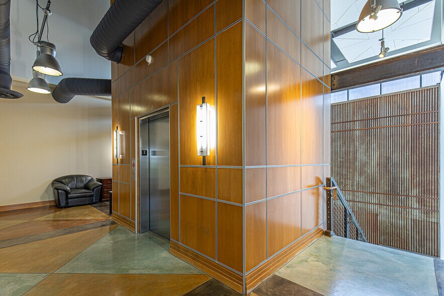 More Photos Of 175 Mercado St, Durango Office For Lease