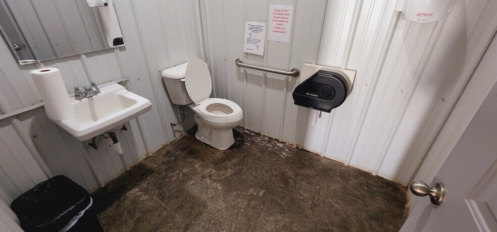 More Photos Of 2052 NW 125th Ave, Watford City Specialty For Sale