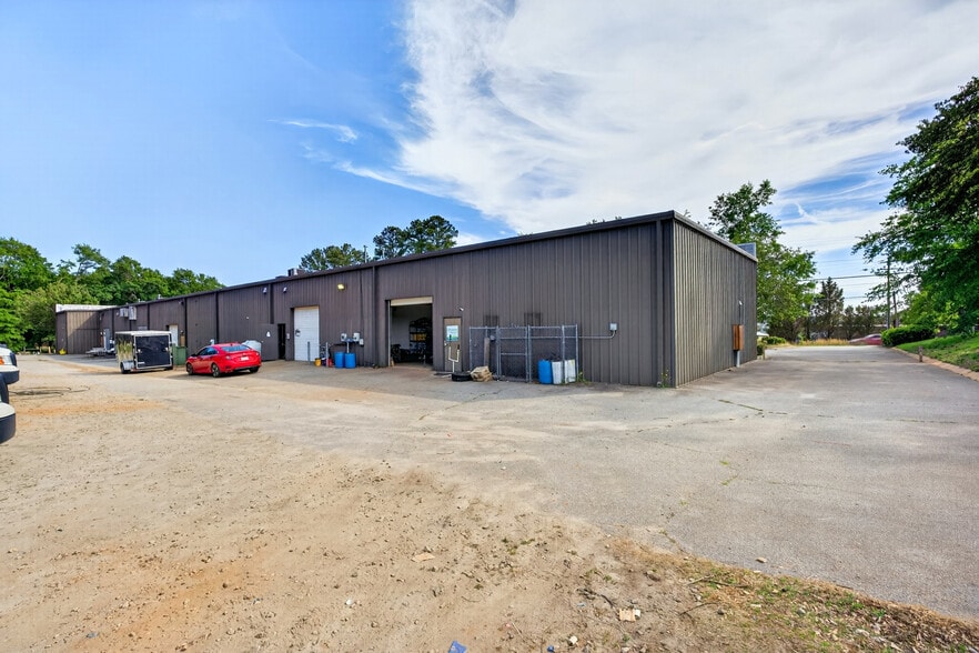 More Photos Of 100 Business Pky, Piedmont Light Manufacturing For Sale