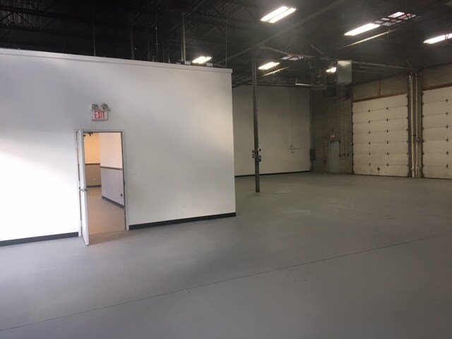 More Photos Of 545 Dakota St, Crystal Lake Industrial For Sale