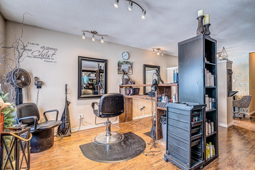 More Photos Of 23 Railway Av, Marwayne Storefront For Sale