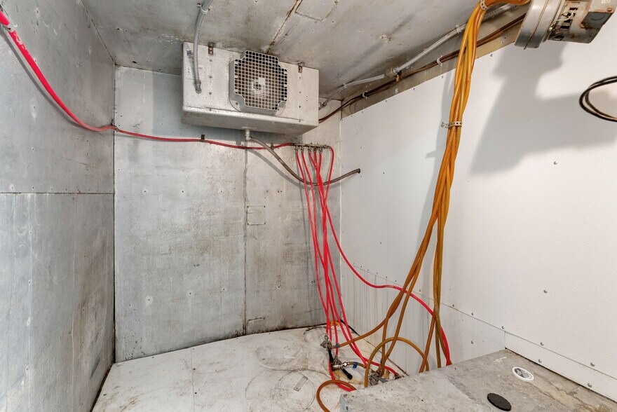 More Photos Of 205 Court St, The Dalles Restaurant For Sale