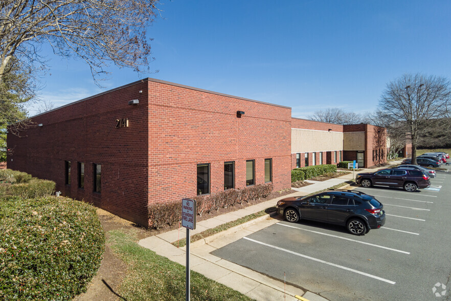 Primary Photo Of 2741 Prosperity Ave, Merrifield Office For Lease