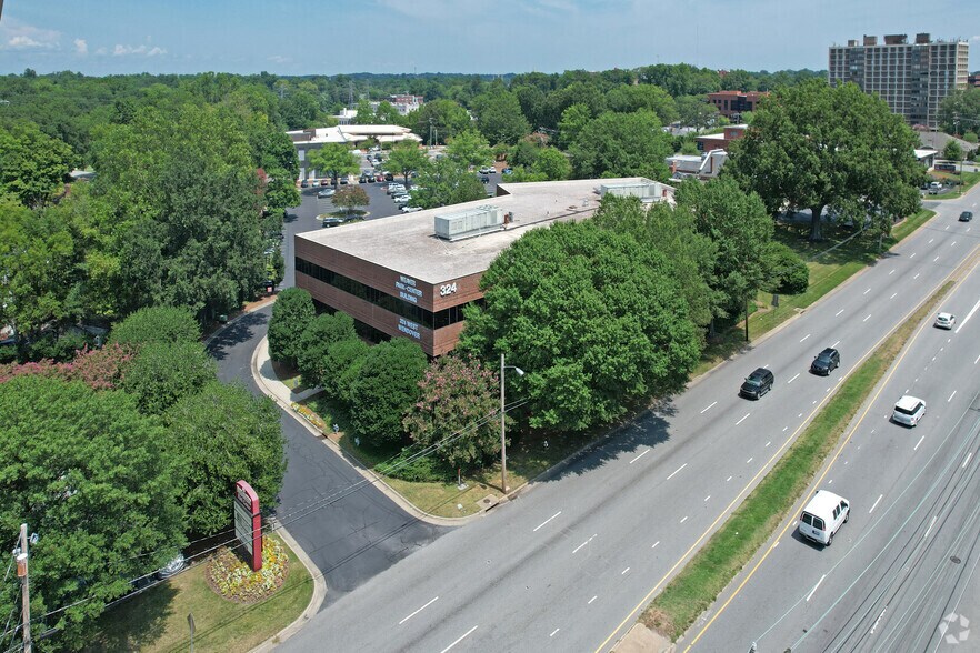 More Photos Of 324 W Wendover Ave, Greensboro Office For Lease