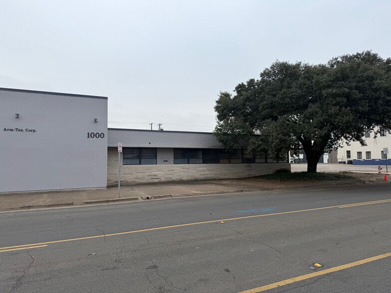 Primary Photo Of 1000 Columbus Ave, Waco Office For Lease