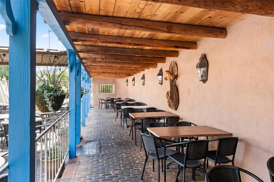 More Photos Of 4 Banana Ln, Santa Fe Restaurant For Sale