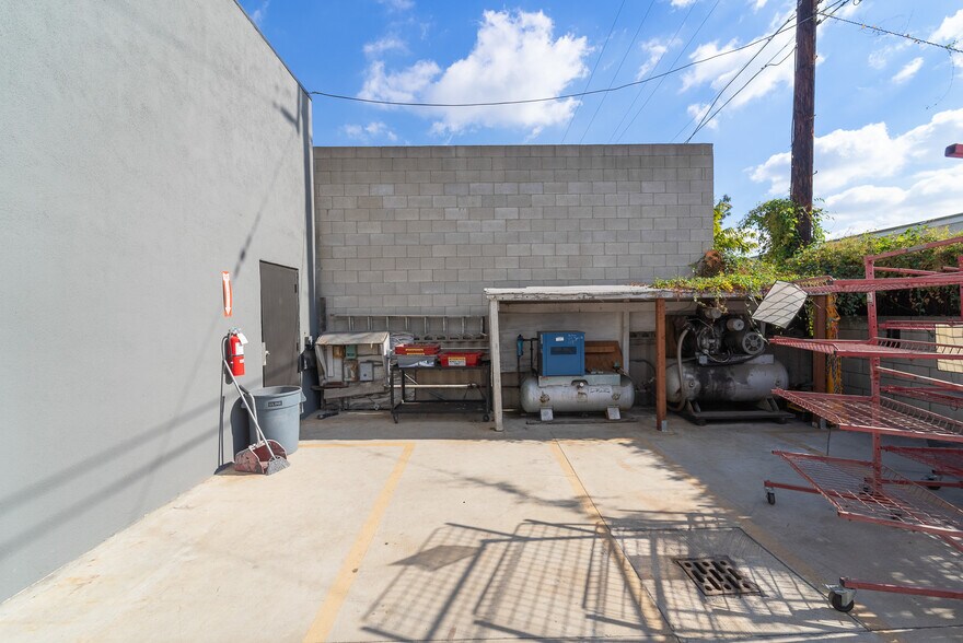 More Photos Of 42 W Live Oak Ave, Arcadia Auto Repair For Sale