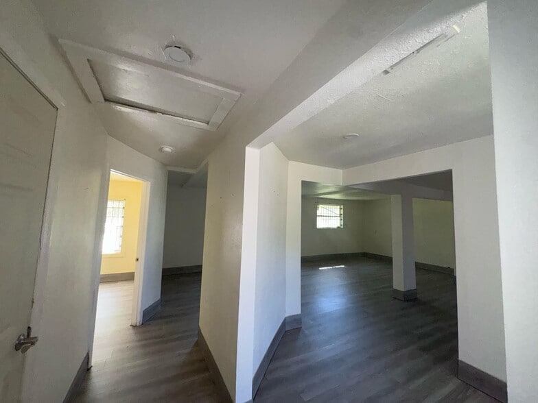 More Photos Of 809 E Alsobrook St, Plant City Flex For Sale