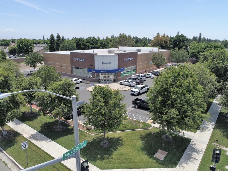 More Photos Of 1735 E Walnut Ave, Visalia Drugstore For Sale