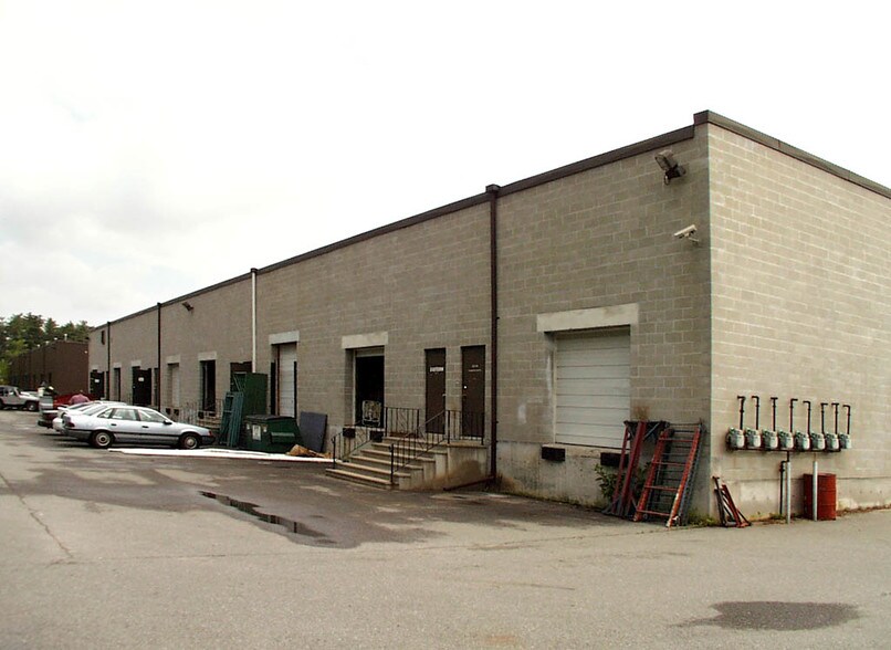 More Photos Of 10-12 Delaware Dr, Salem Industrial For Lease