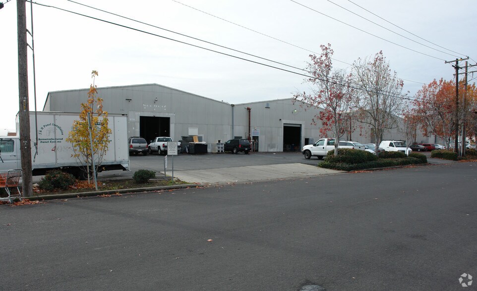 More Photos Of 650-696 Walsh Ave, Santa Clara Warehouse For Lease
