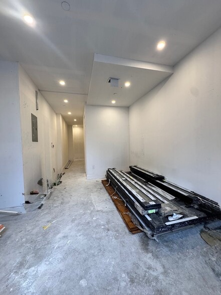 More Photos Of 107 Moore St, Brooklyn General Retail For Lease