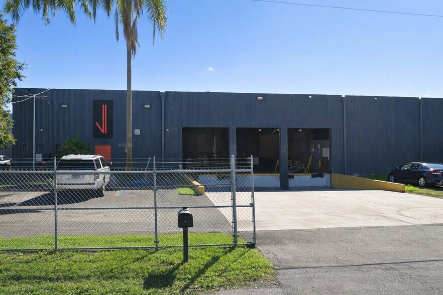 Primary Photo Of 15201 NW 34th Ave, Opa-locka Warehouse For Lease