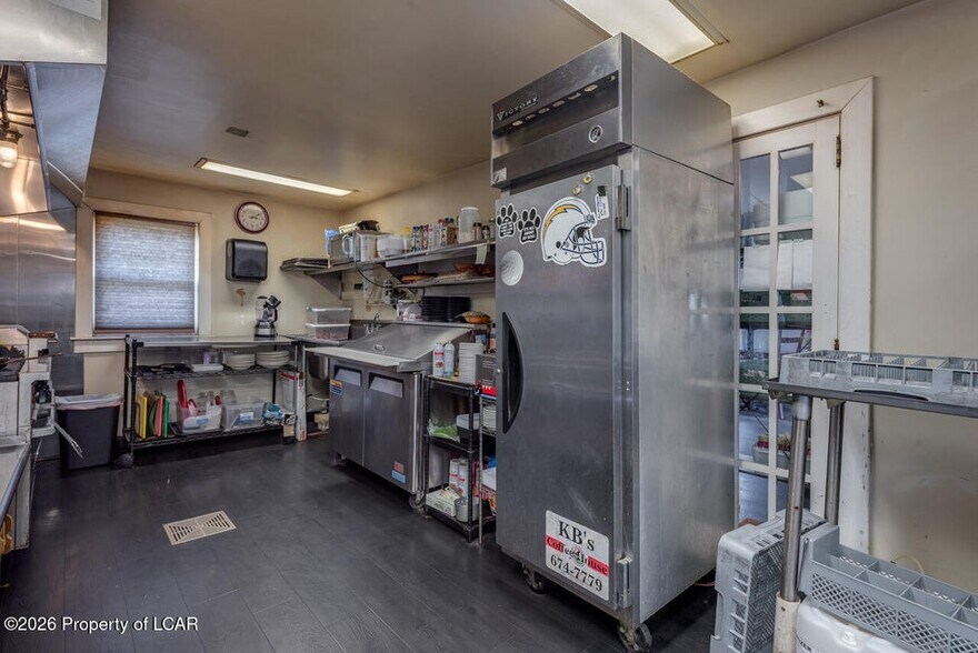 More Photos Of 206 N Main St, Shavertown Office For Sale