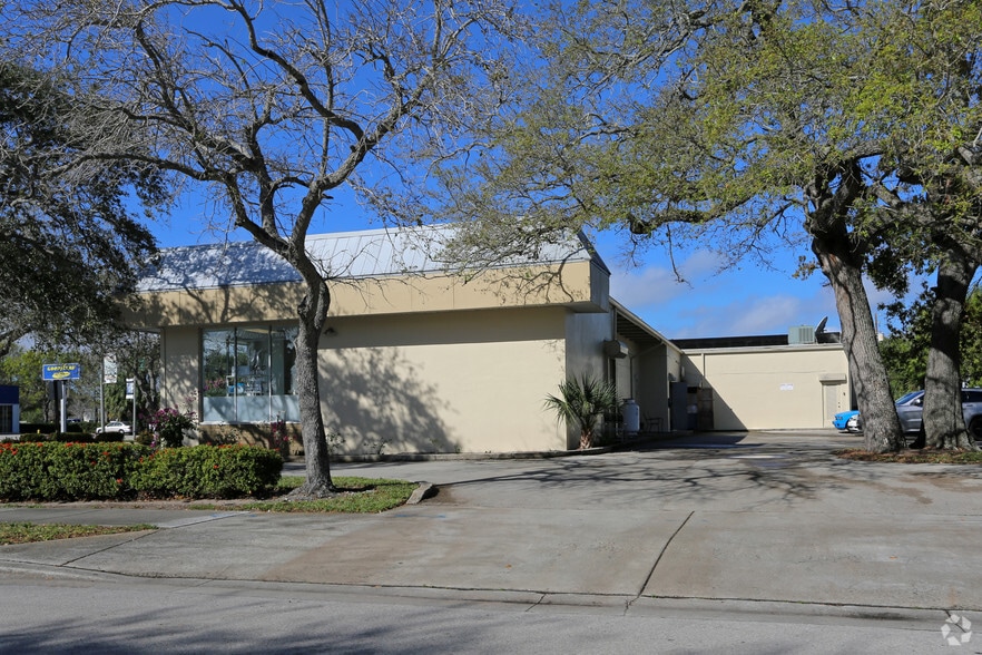 More Photos Of 702-736 21st St, Vero Beach Storefront For Lease