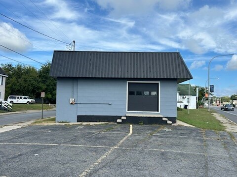 More Photos Of 141 S DuPont Blvd, Smyrna General Retail For Sale