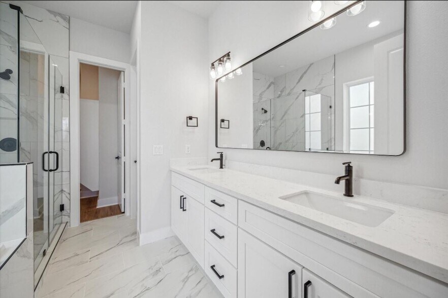 More Photos Of 1037 W 17th St, Houston Specialty For Sale