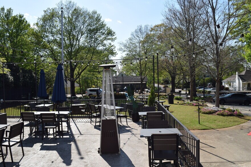 More Photos Of 1105 Canton St, Roswell Restaurant For Sale