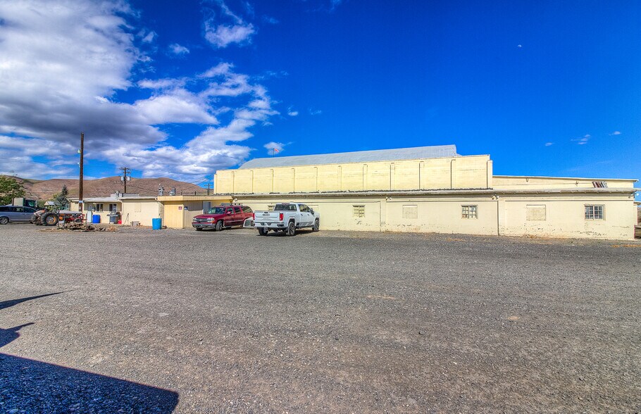 More Photos Of 91 Charlie Ln, Naches Warehouse For Sale