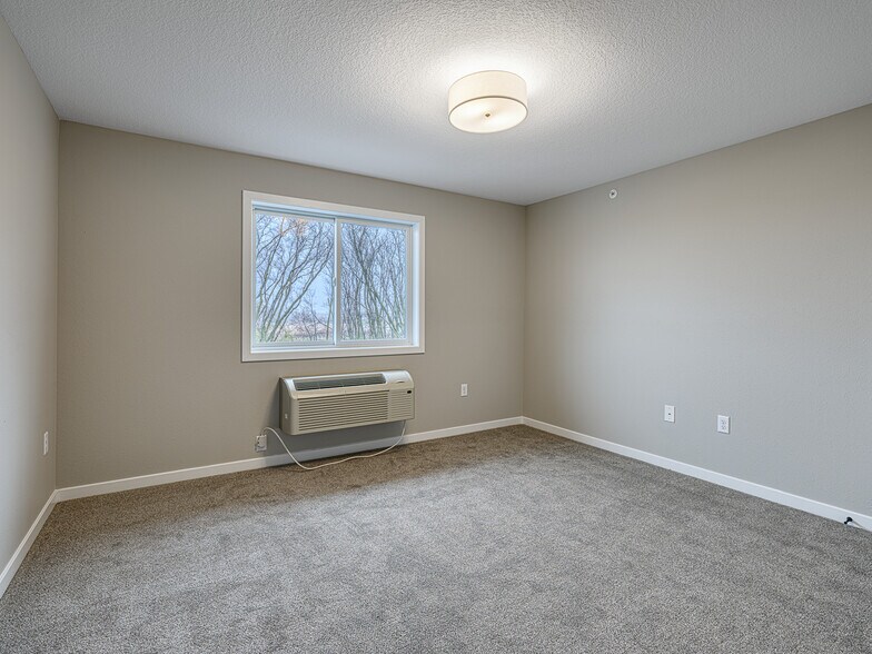 More Photos Of 102 Ridge Rd, Osceola Apartments For Sale