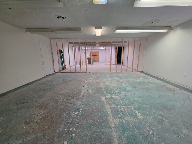 More Photos Of 2030 N Clay St, Denver Flex For Sale