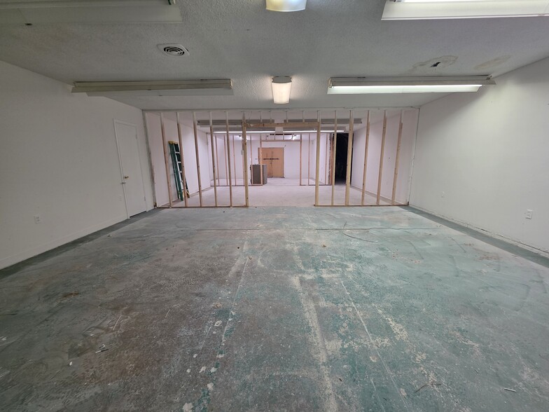 More Photos Of 2030 N Clay St, Denver Flex For Lease