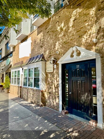 More Photos Of 55 Front St, Rockville Centre Office For Lease