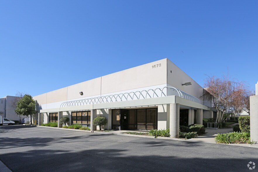 More Photos Of 1645-1673 Donlon St, Ventura Manufacturing For Lease